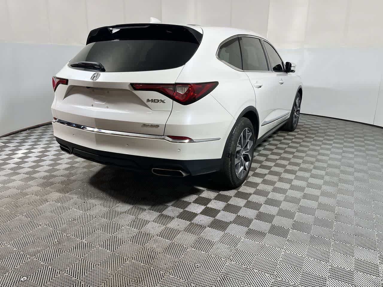 Certified 2024 Acura MDX w/ Technology Package AWD/4WD image 8