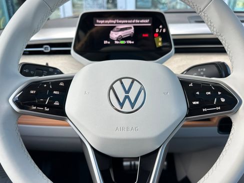 New 2025 Volkswagen ID. Buzz Pro S Plus image 23