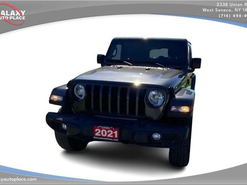 Used 2021 Jeep Wrangler Unlimited Sahara AWD/4WD image 2