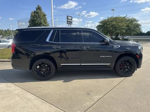 Used 2022 GMC Yukon Denali RWD image 4