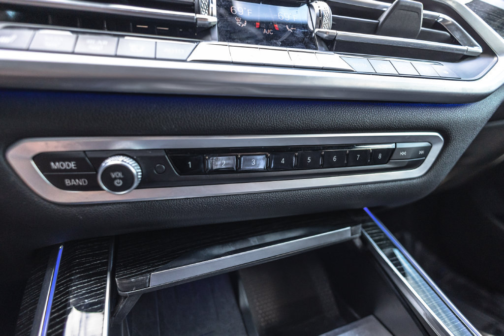 Used 2022 BMW X7 M50i AWD/4WD image 19