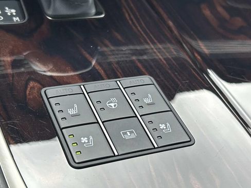 Used 2023 Lexus LS 500 AWD w/ Interior Upgrade Package image 35