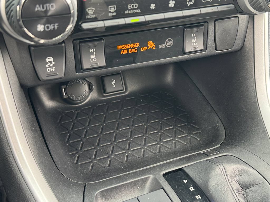 Certified 2021 Toyota RAV4 XLE w/ Convenience Package AWD/4WD image 24