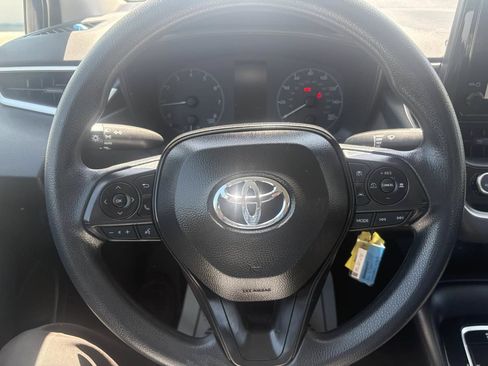 Used 2025 Toyota Corolla LE FWD image 22