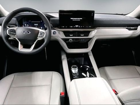New 2026 Ford Explorer Active image 6