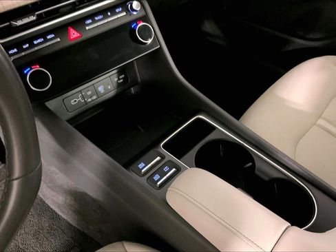 Used 2025 Hyundai Sonata SEL FWD image 17