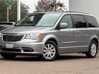 Used 2013 Chrysler Town & Country Touring video 2