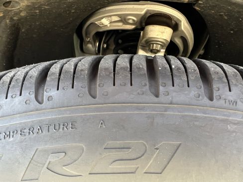 Used 2025 Mercedes-Benz GLE 450e 4MATIC image 12