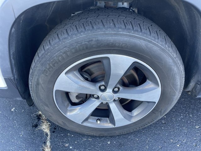 Used 2019 Jeep Cherokee Limited AWD/4WD image 33
