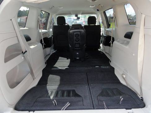 Used 2017 Chrysler Pacifica LX FWD image 19