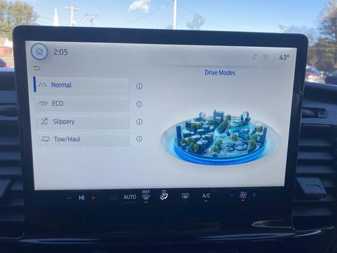 Used 2023 Ford Transit 350 XLT image 11