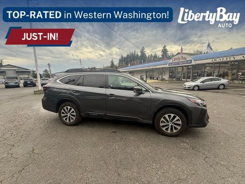 Used 2025 Subaru Outback Premium image 3