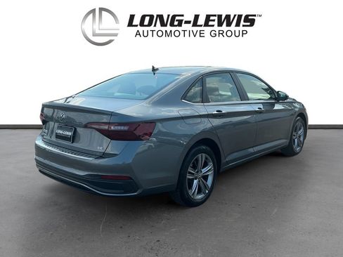 Used 2023 Volkswagen Jetta SE FWD image 7