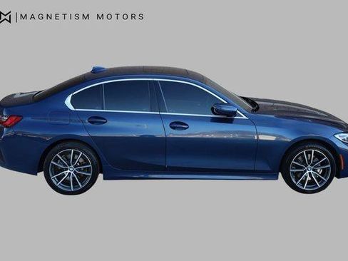 Used 2022 BMW 330i xDrive Sedan w/ Convenience Package AWD/4WD image 3