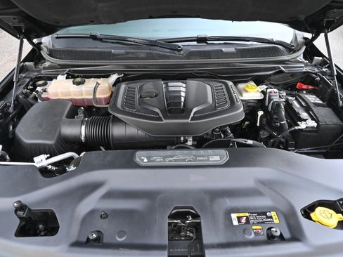 Used 2024 Jeep Wagoneer Series II AWD/4WD image 36