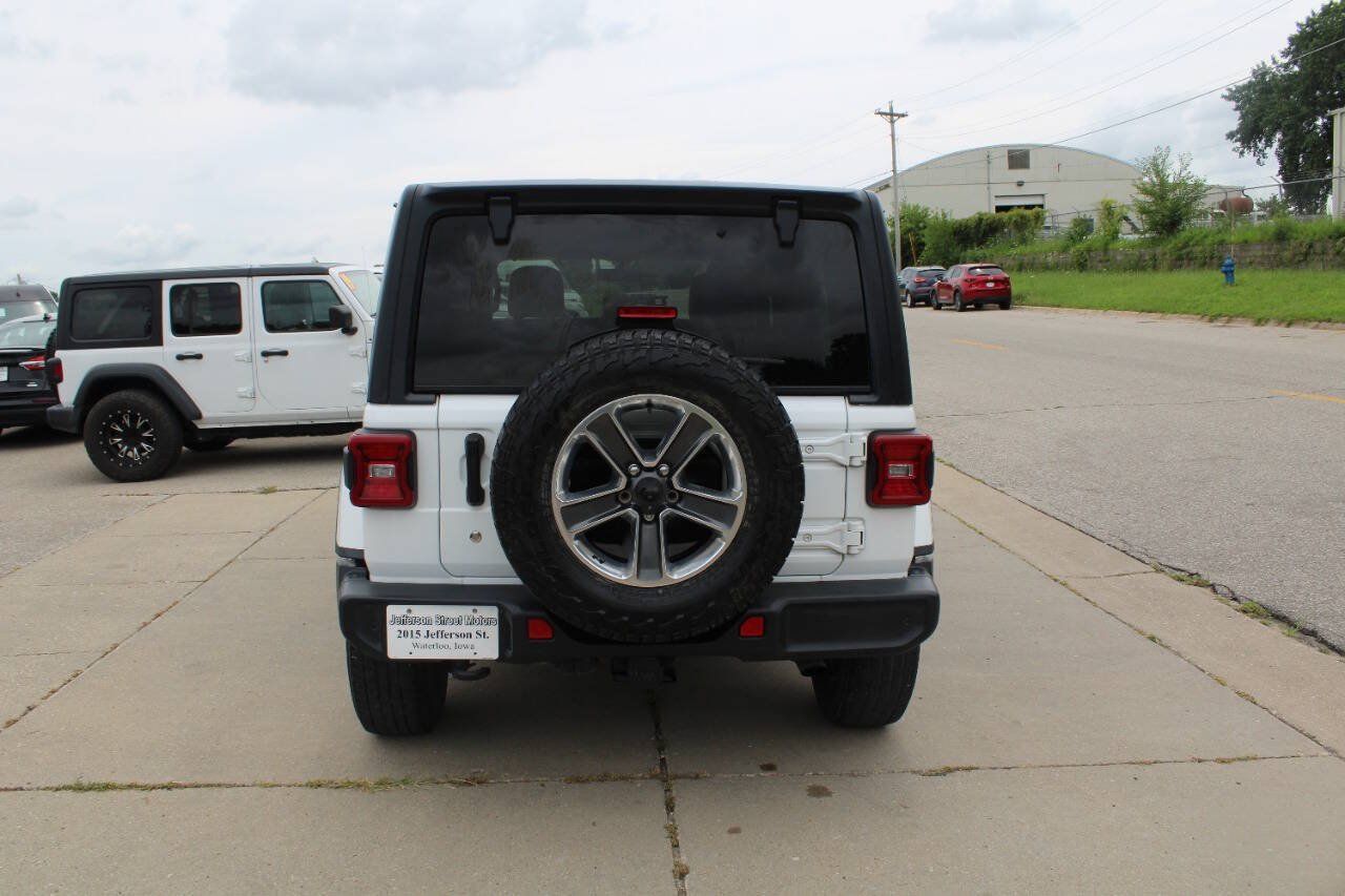 Used 2018 Jeep Wrangler Unlimited Sahara w/ Uconnect 4C Nav & Sound Group AWD/4WD image 2