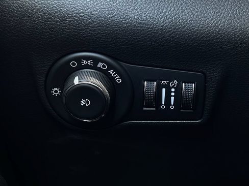 Used 2025 Jeep Compass Limited AWD/4WD image 25