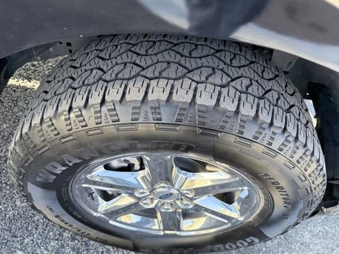 Used 2025 Ford F150 XLT w/ Equipment Group 301A Standard image 5