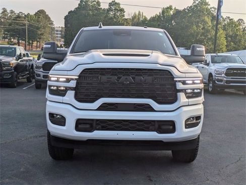 New 2025 RAM 3500 Limited image 9