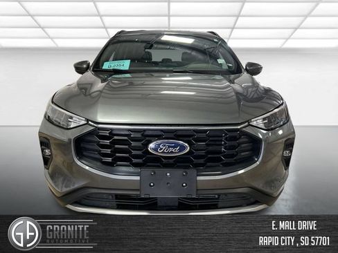 Used 2025 Ford Escape ST-Line Select AWD/4WD image 8