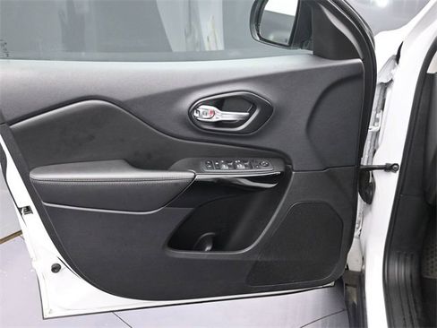 Used 2023 Jeep Cherokee Altitude Lux image 15