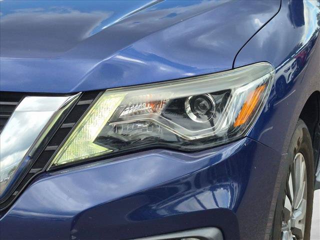 Used 2020 Nissan Pathfinder SL FWD image 2
