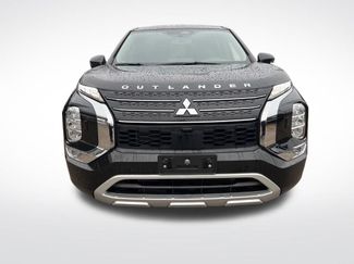 Used 2024 Mitsubishi Outlander SE video 2
