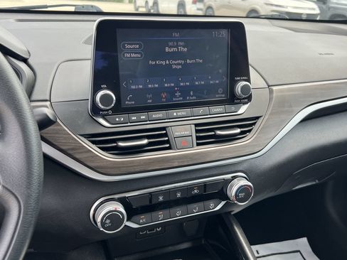 Certified 2024 Nissan Altima 2.5 SV FWD image 14
