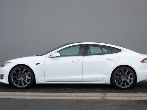 Used 2020 Tesla Model S Long Range image 9