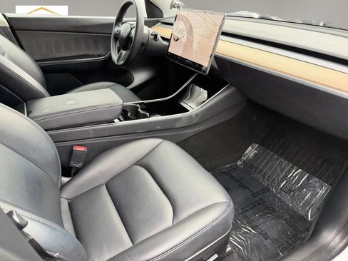 Used 2020 Tesla Model Y Long Range image 16