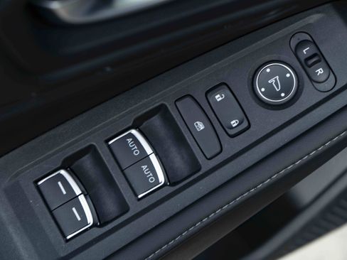 Used 2025 Honda Accord Sport image 38
