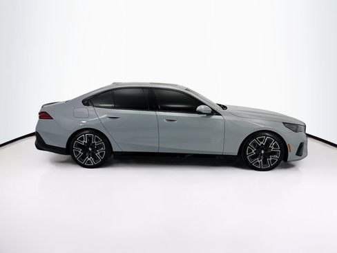 Used 2026 BMW i5 eDrive40 w/ M Sport Package AWD/4WD image 4
