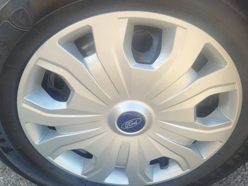 Used 2021 Ford Transit Connect XLT image 38