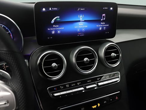 Used 2022 Mercedes-Benz GLC 300 image 9