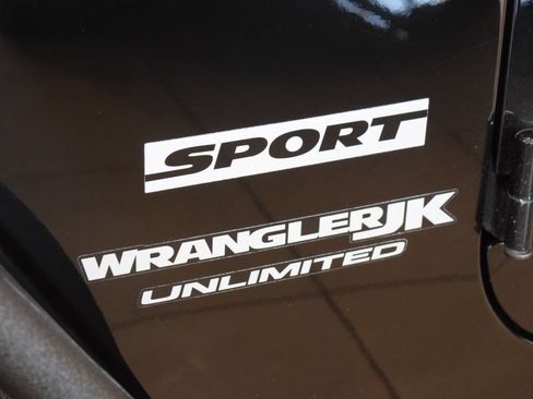 Used 2018 Jeep Wrangler Unlimited Sport S image 36