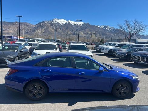 Used 2023 Hyundai Elantra SEL w/ Cargo Package image 4