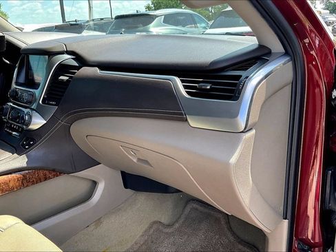 Used 2017 Chevrolet Suburban Premier AWD/4WD image 18