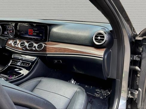 Used 2017 Mercedes-Benz E 300 image 26