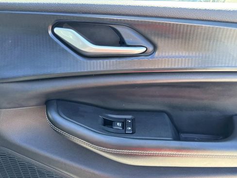 Used 2024 Jeep Grand Cherokee Laredo image 15