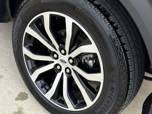 Used 2025 Ford Explorer ST-Line image 13