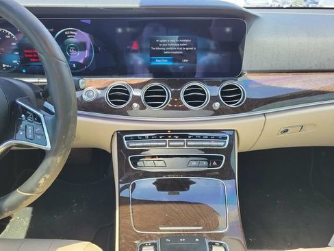 Used 2021 Mercedes-Benz E 350 Sedan image 16
