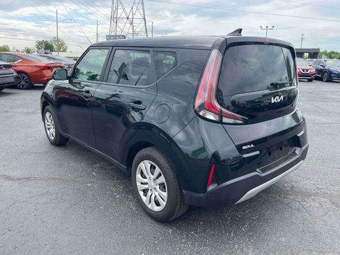 Used 2023 Kia Soul LX image 3