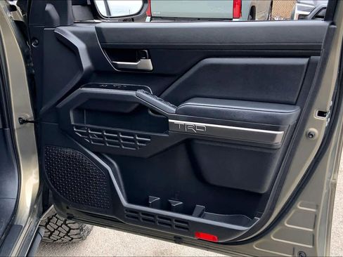 Used 2025 Toyota Tacoma TRD Sport image 22