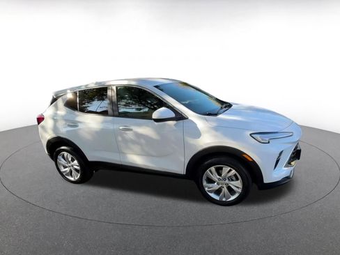 Used 2025 Buick Encore GX Preferred image 2