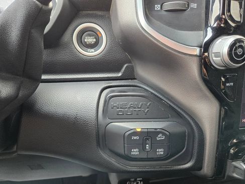Used 2025 RAM 2500 Big Horn AWD/4WD image 28