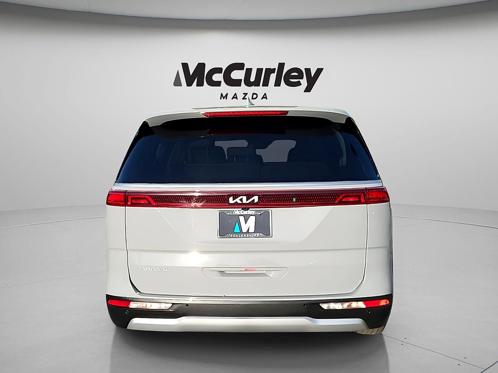 Used 2024 Kia Carnival EX FWD image 6