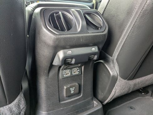 Used 2018 Jeep Wrangler Unlimited Sahara w/ Safety Group image 14