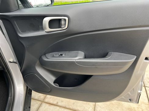 Used 2026 Hyundai Venue SEL FWD image 6