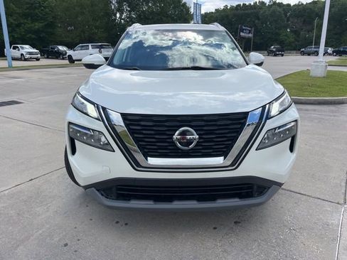 Used 2021 Nissan Rogue SV w/ Premium Package image 11