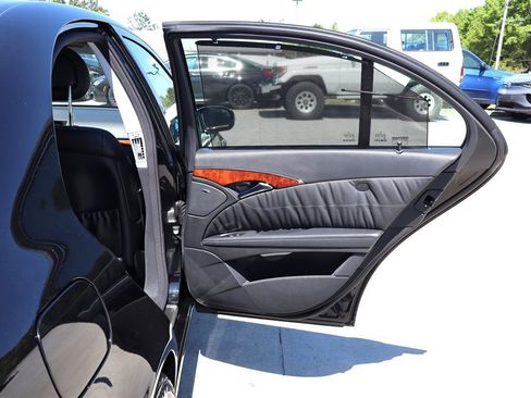 Used 2005 Mercedes-Benz E 500 4MATIC Sedan image 35